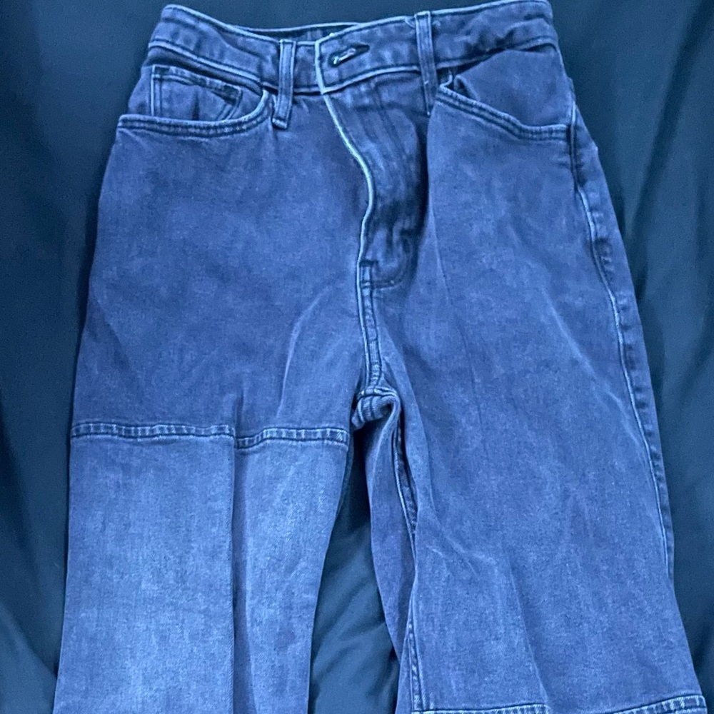 Brand: Hollister.   Size: 0 regular.   Color: Black